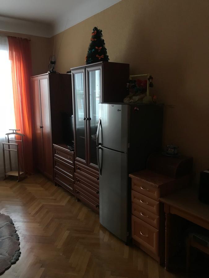 Apartment On Hoholya Street チェルニウツィー エクステリア 写真