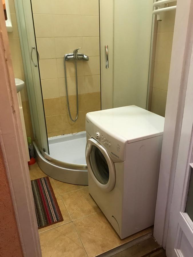 Apartment On Hoholya Street チェルニウツィー エクステリア 写真